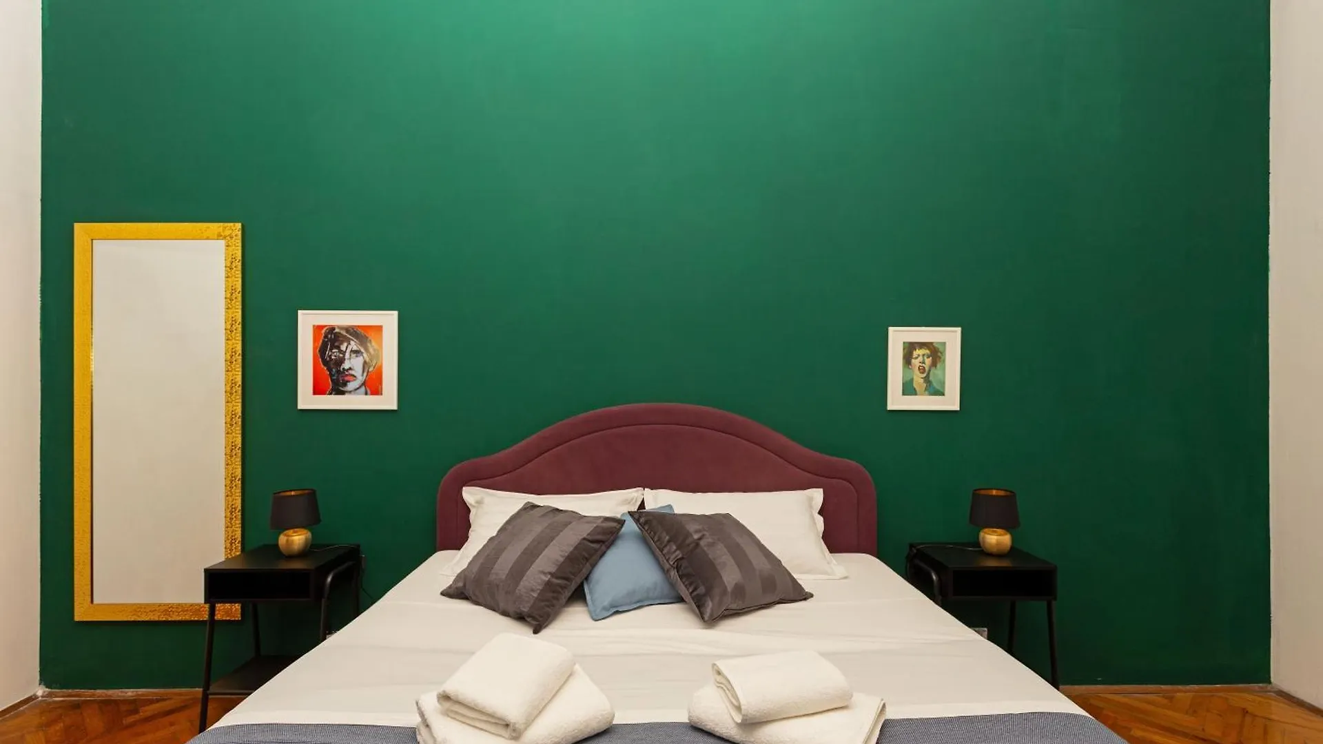 Antique Apartment 0*, Split Croatia